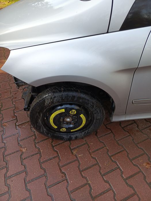 Mercedes B W245 błotnik LP 761