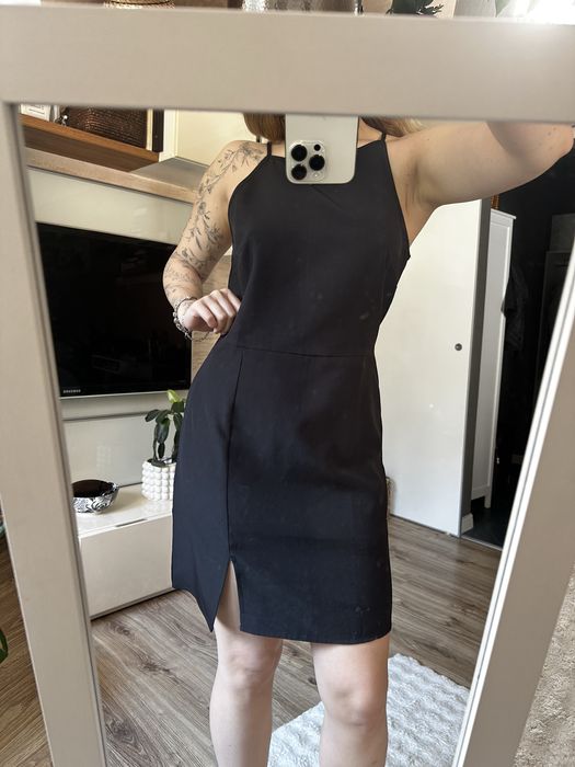 klasyczna czarna sukienka