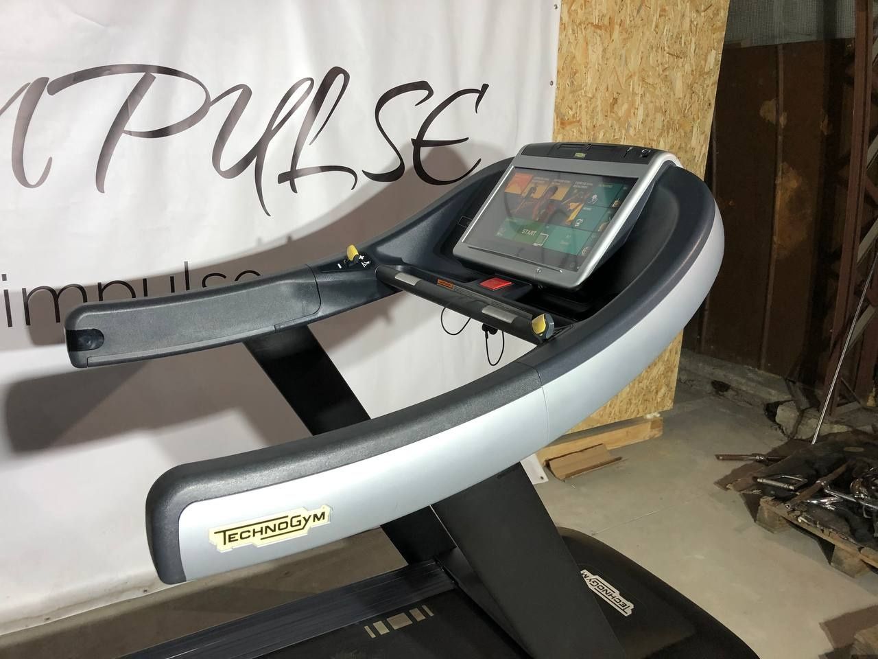 Беговая дорожка Technogym RUN NOW 700 Unity