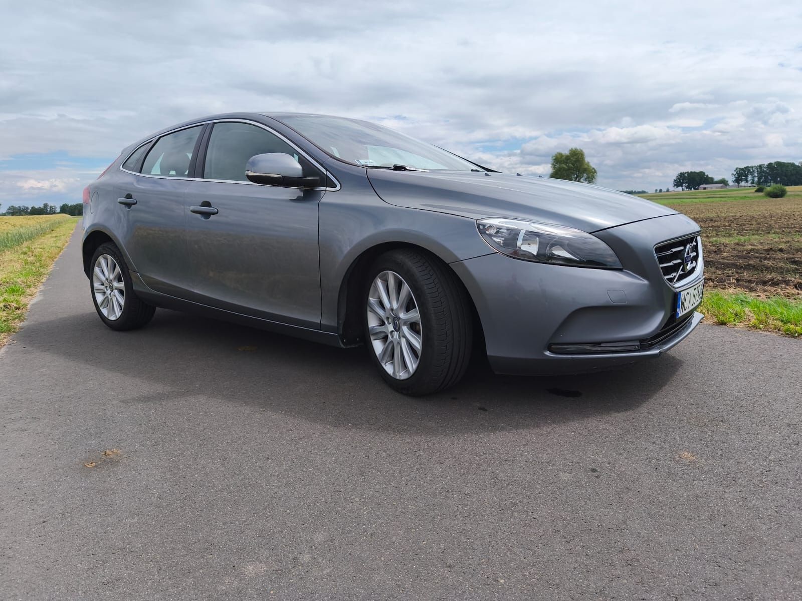 VOLVO V40 2.0 D2