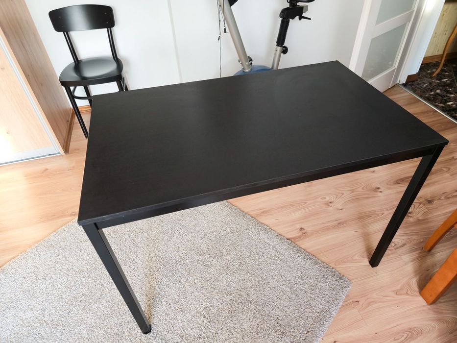 Stół kuchenny Ikea Tarendo plus 1 krzesło Ikea Idolf - LADNY STAN