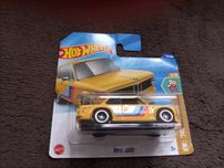 BMW 2002 hot wheels