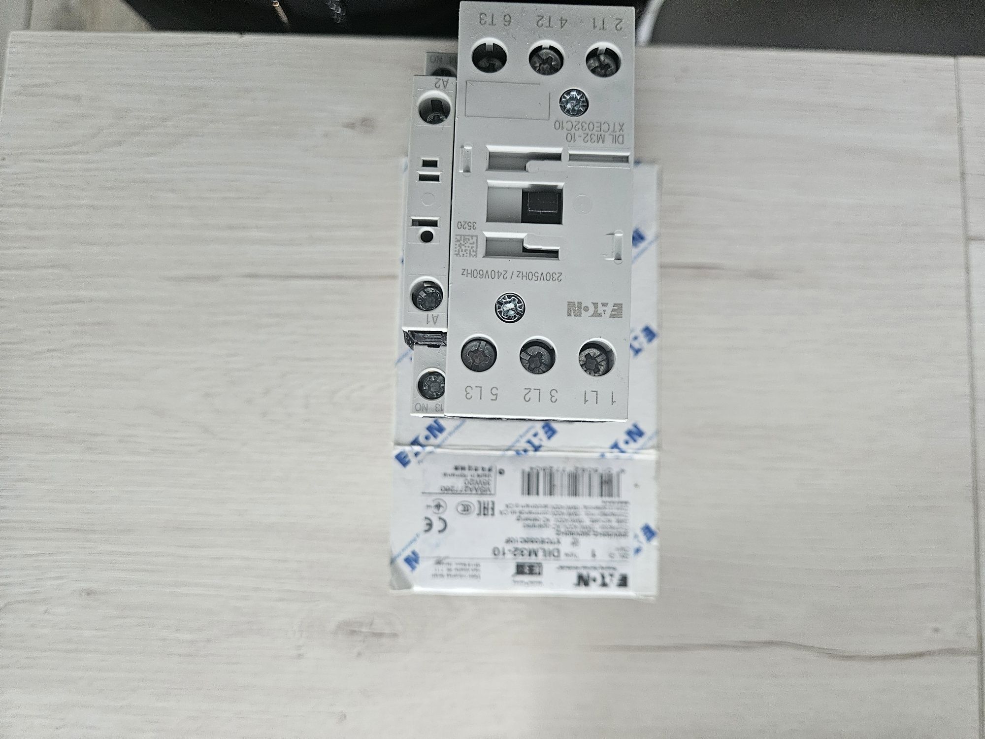 1SZT NOWY Stycznik DILM32-10 (230V50Hz,240V60Hz) #W2