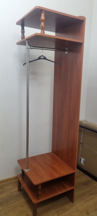 Вішалка для одягу та взуття