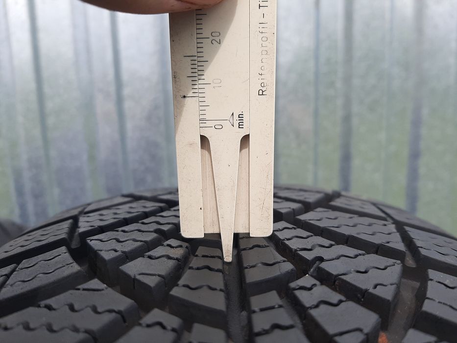 2x Opony zimowe 195/60R15 GoodYear UltraGrip 9+ 7mm