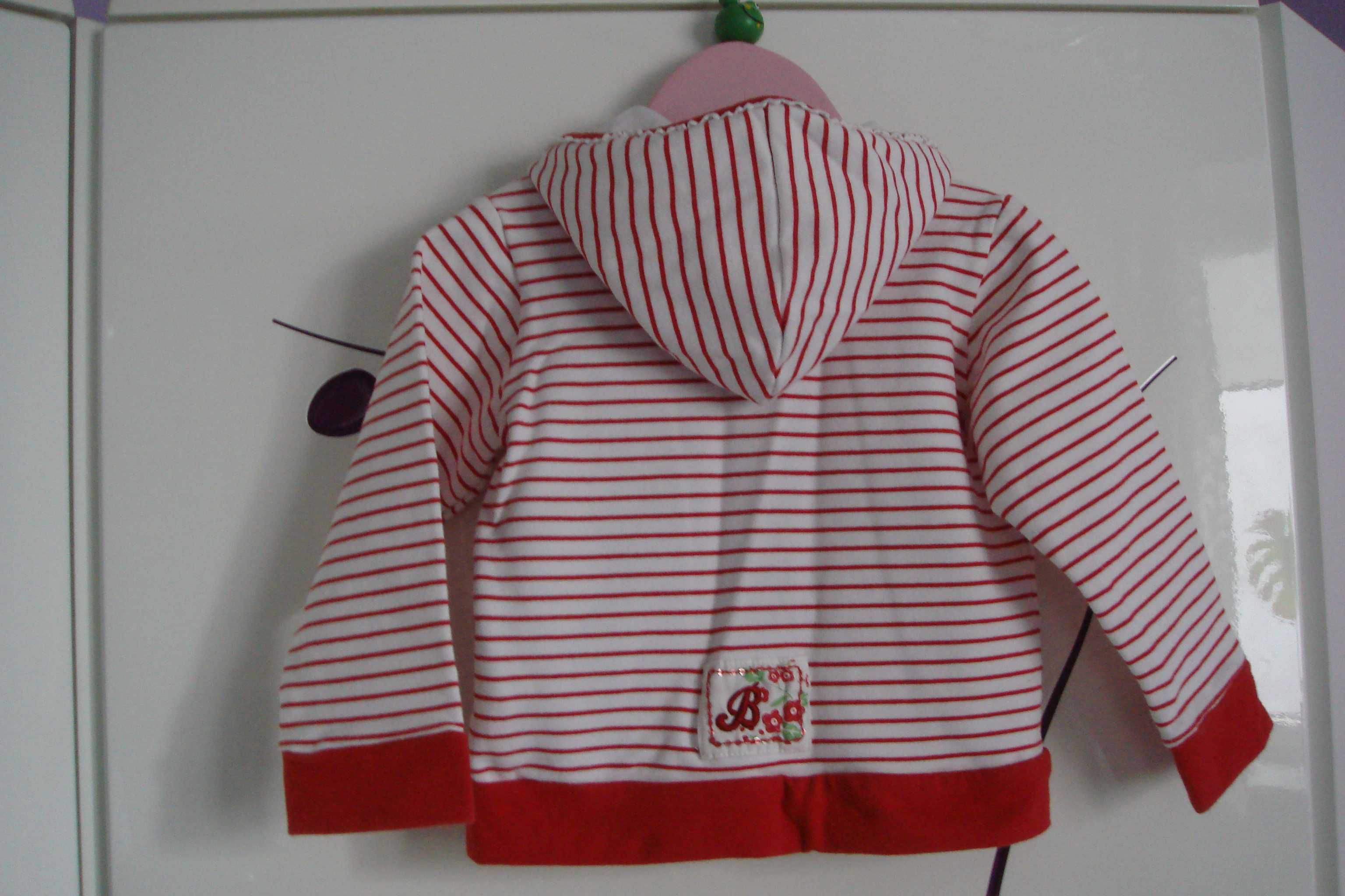 bluza z kapturem w paseczki czerwone