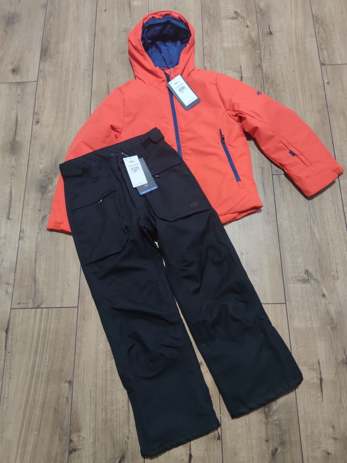 Zestaw narciarski chłopięcy kurtka spodnie czarne 4F rozmiar 140