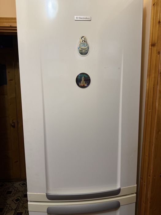 Продам холодильник Electrolux