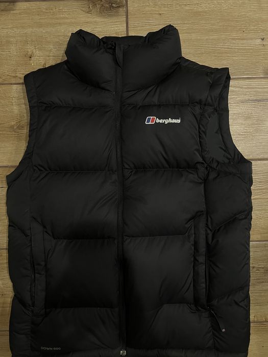 Пухова жилетка Berghaus