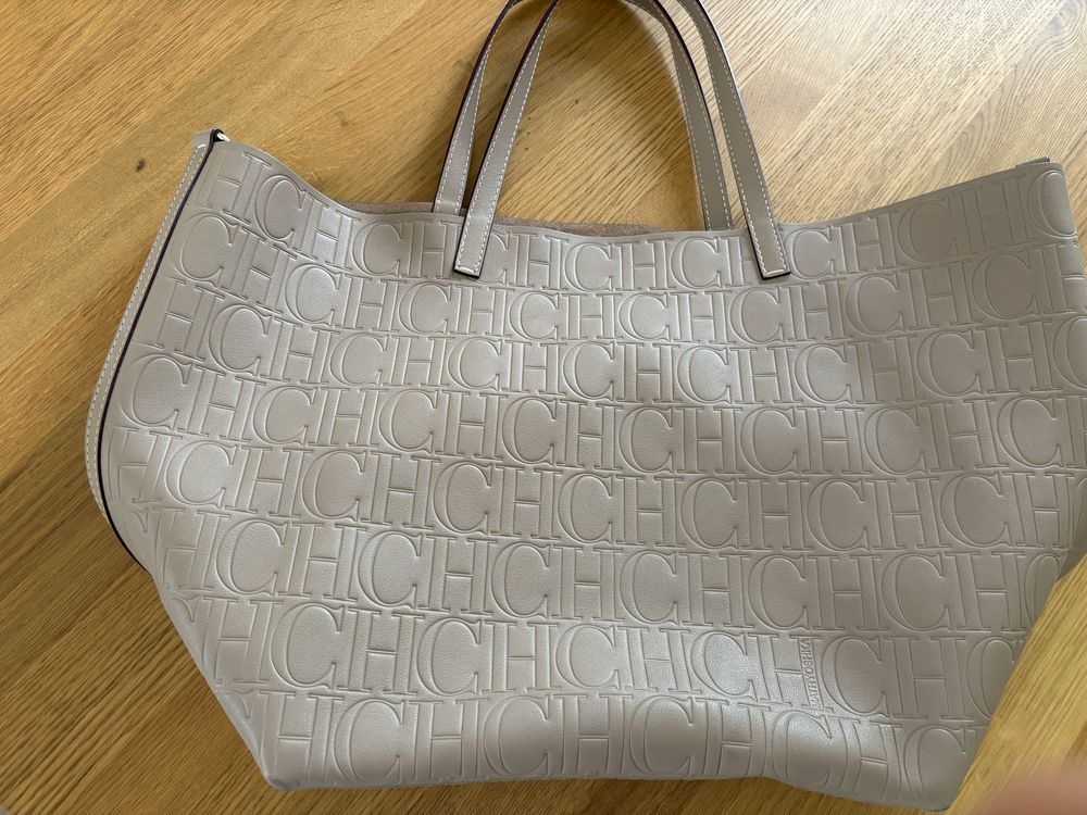 Torba Carolina Herrera .