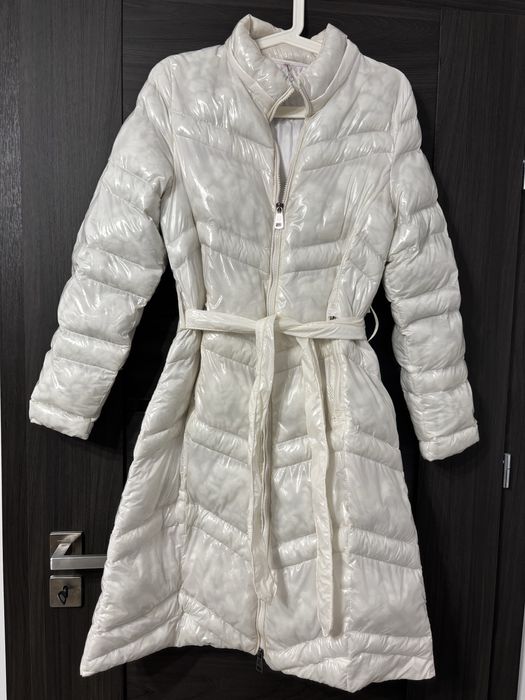 perłowy płaszcz Moncler S
