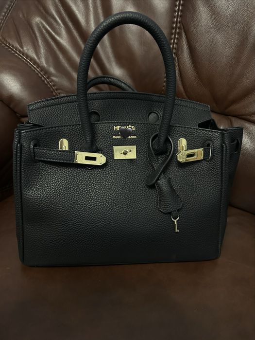 Жіноча трендова сумочка