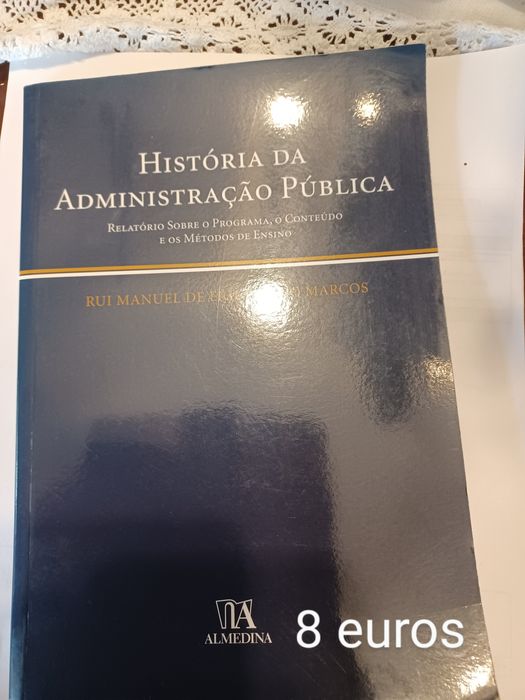 Livros vários direito, sociologia, política, serviços púb. Hospitais
