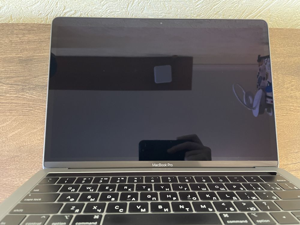 MacBook Pro 13 2019 TouchBar 8/128. A2159. Хорошее состояние.