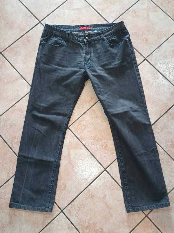 Męskie czarne jeansy HUGO BOSS, rozmiar 38