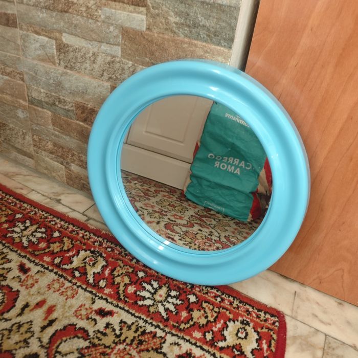 Espelho azul pequeno