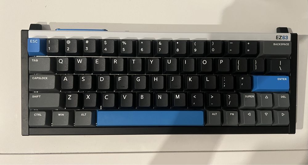 Klawiatura magnetyczna Iqunix EZ63