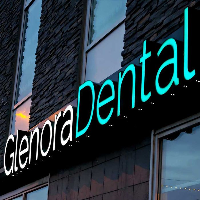 Яркая наружная реклама | Баннеры. Пленка Oracal. Неон Вывески лайтбокс