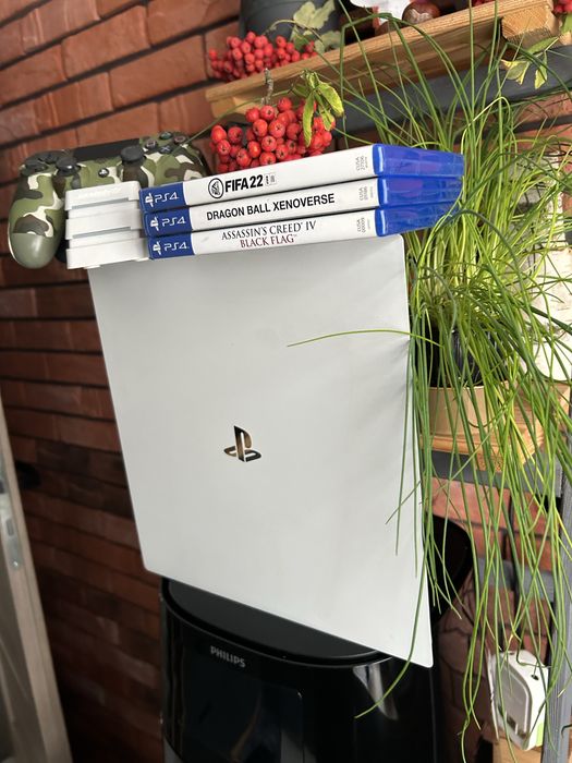 Konsola Sony Playstation4 Pro 1TB CUH-7116B White+2xPad/Stacja/3xGry!