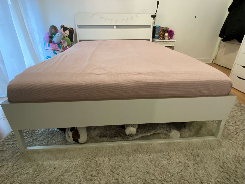 Cama de casal IKEA TRYSIL