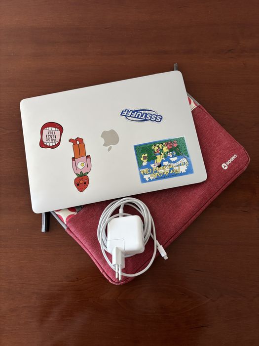 MacBook Air 13" Retina (2018) – Intel i5, 8GB RAM, 128GB SSD