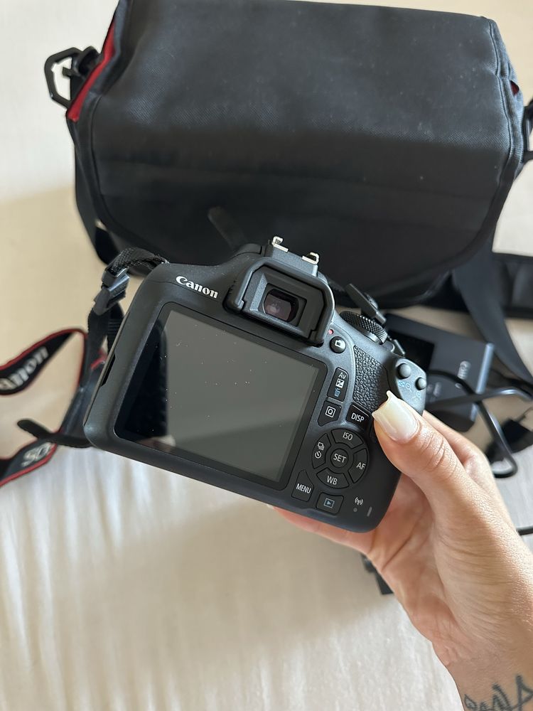 Camera canon 2000D