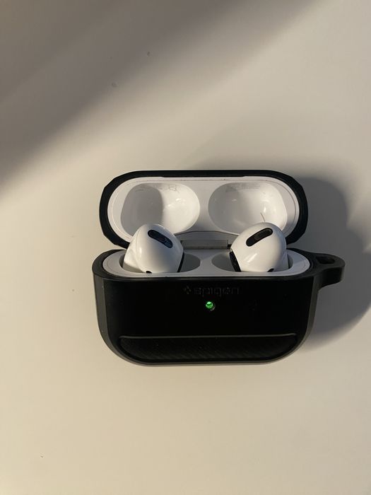 AirPods Pro 1 gen – działająca lewa, prawa trzeszczy, etui OK.