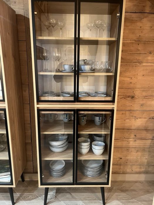 Witryna, biblioteczka Fenris