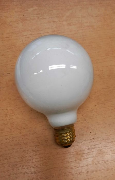 Żarówka G95 40W 230V 11szt.
