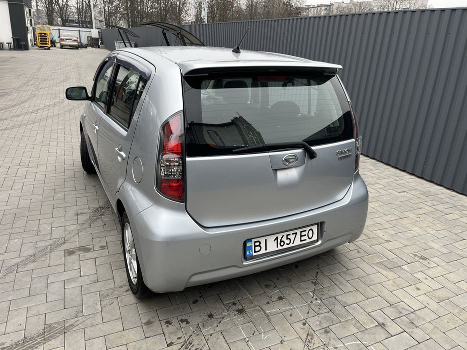 Автомобіль daihatsu sirion 1.5 2007рік