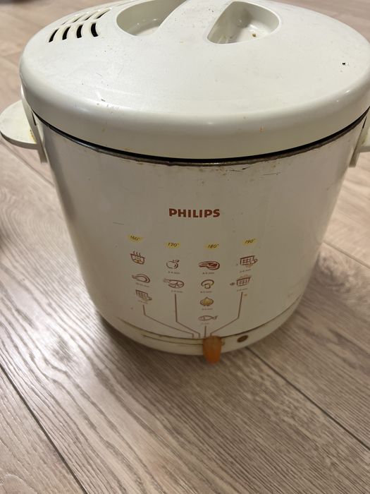 Продам фритюрницю Philips