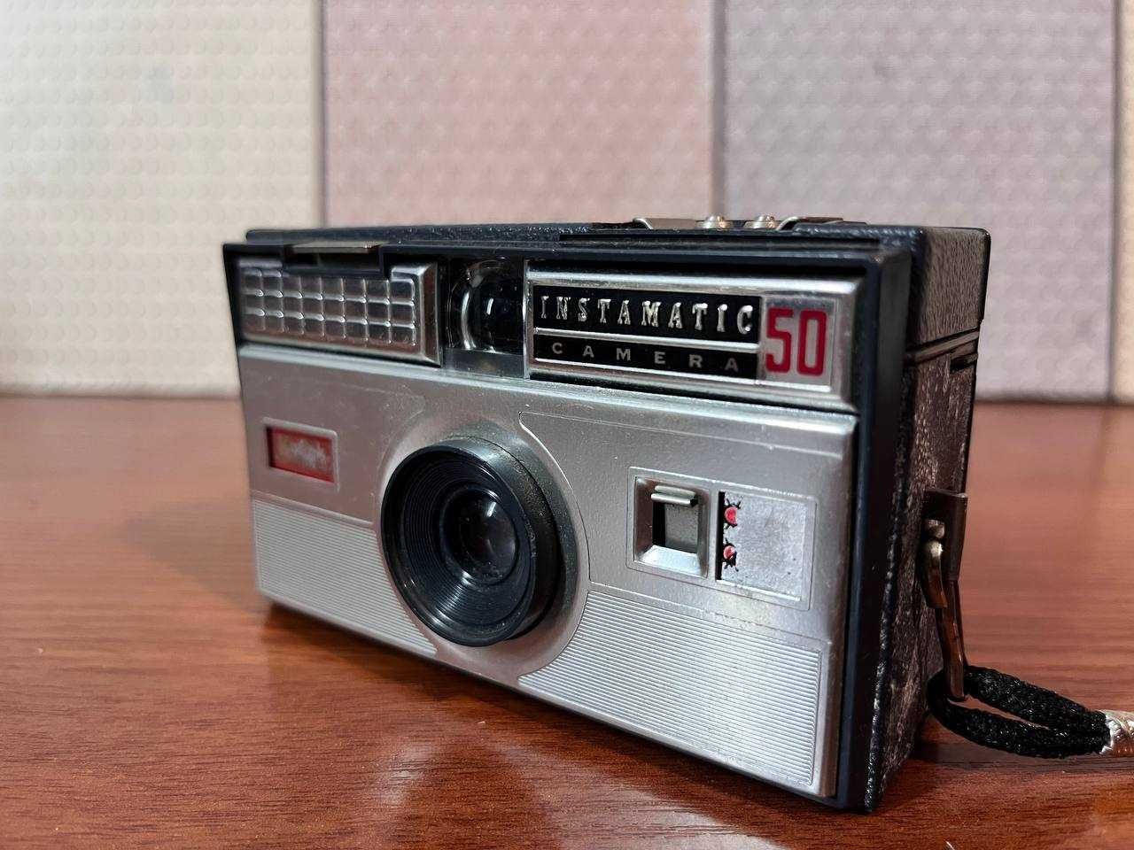 Ретро фотоаппарат KODAK instamatic 50 camera