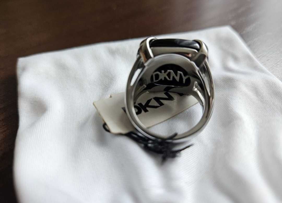 Elegancki Pierścionek DKNY czarny rozmiar 17 NOWY