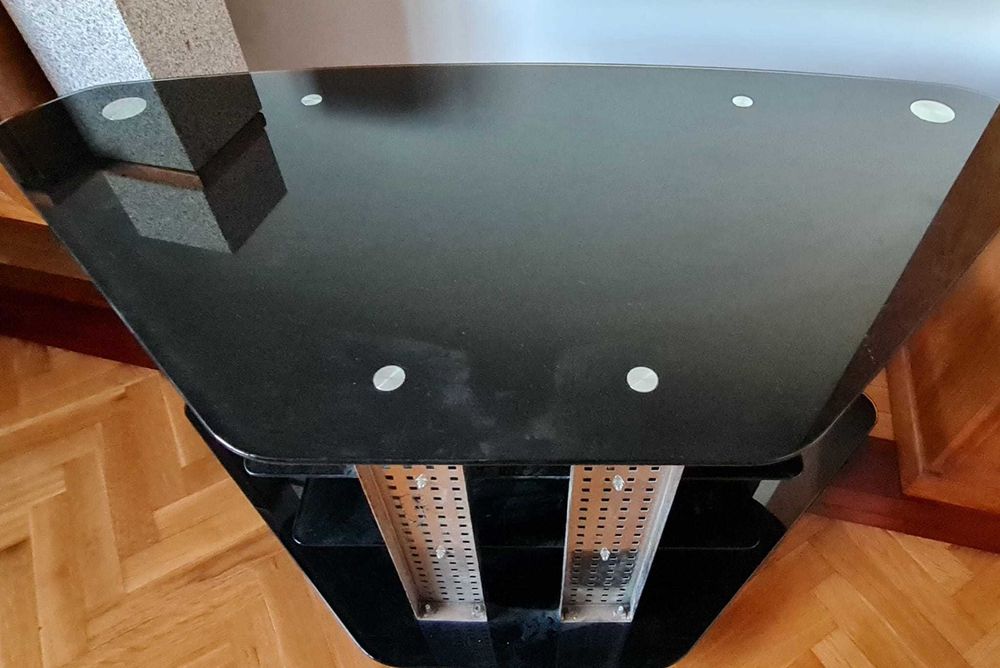 Móvel televisão em vidro temperado com rodas