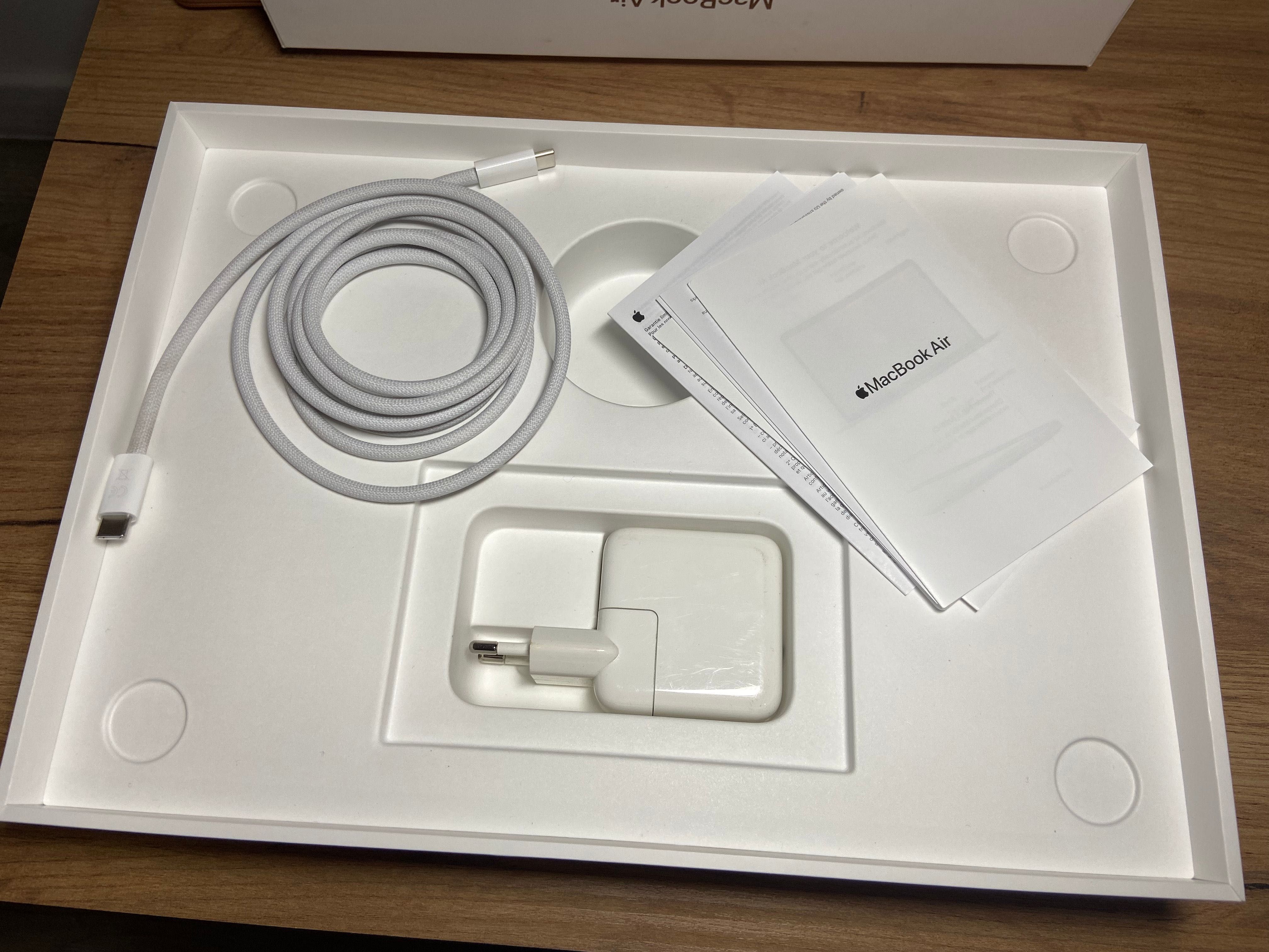 MacBook Air 13'' 2020 Retina 8 GB / 256 GB złoty