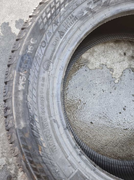 Opony 2 szt. 215/65/16C 2023 r. Continental VanContact 4Season 7,8 mm