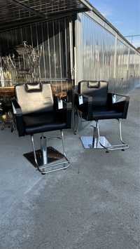 Krzesła fryzjerskie komplet srebrne