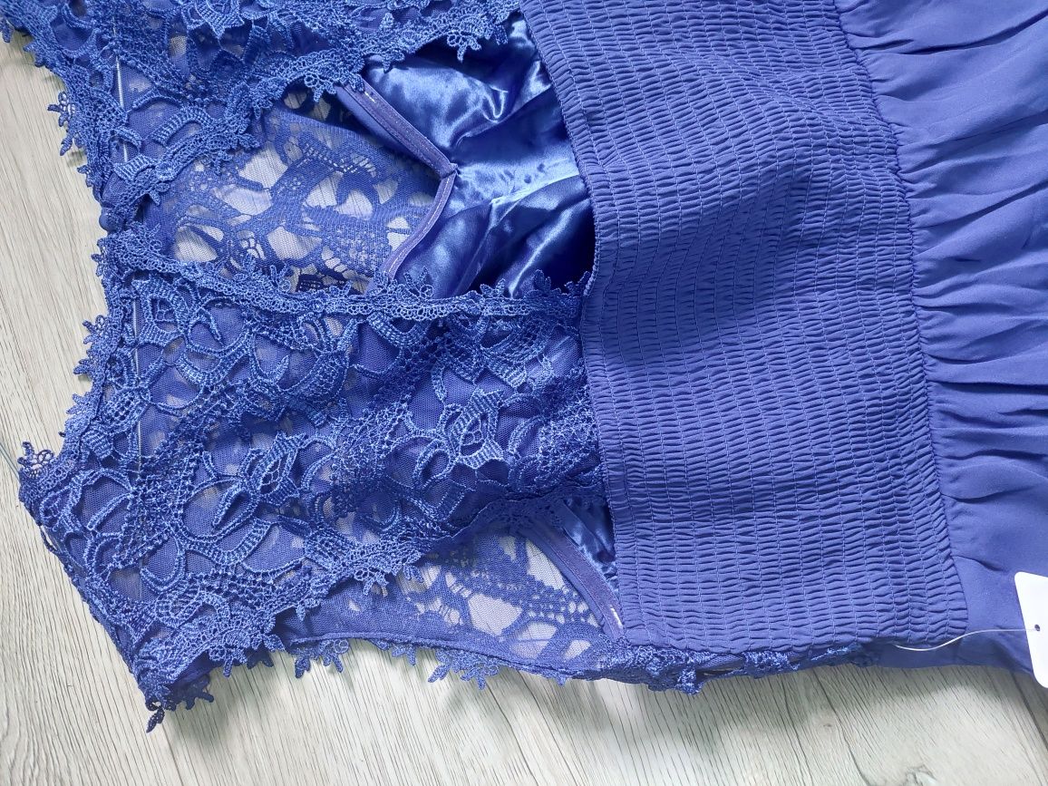 Elegancka chabrowa kobaltowa sukienka z koronką plus size 54 56 wesele