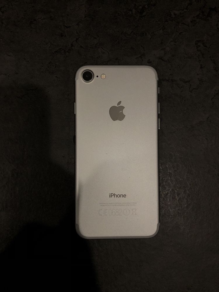 ! PILNIE ! iPhone 7 biały