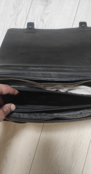 Продам Кожаный Портфель под документы, ноутбук