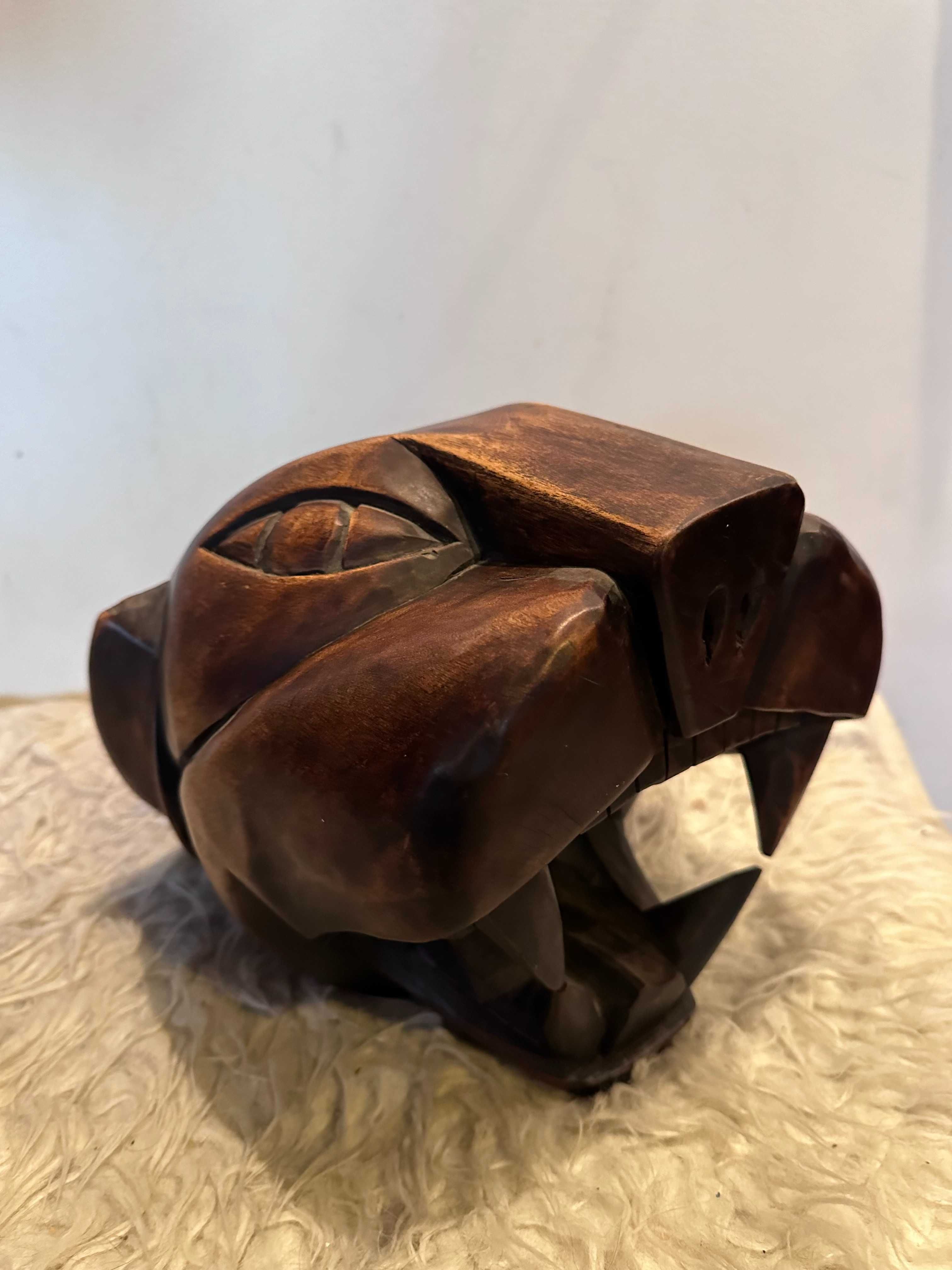Rzeźba drewniana pantera