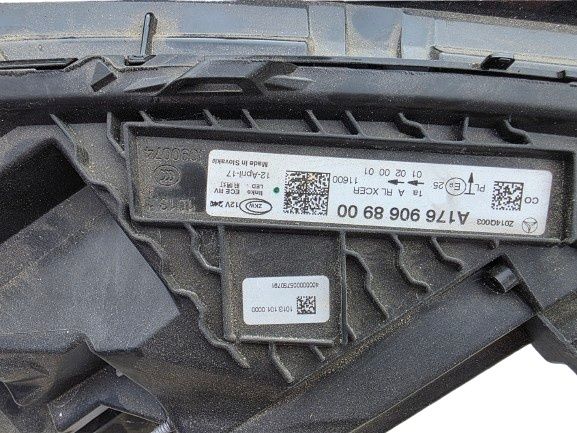 Mercedes A W176 prawa lampa reflektor LED High Performance