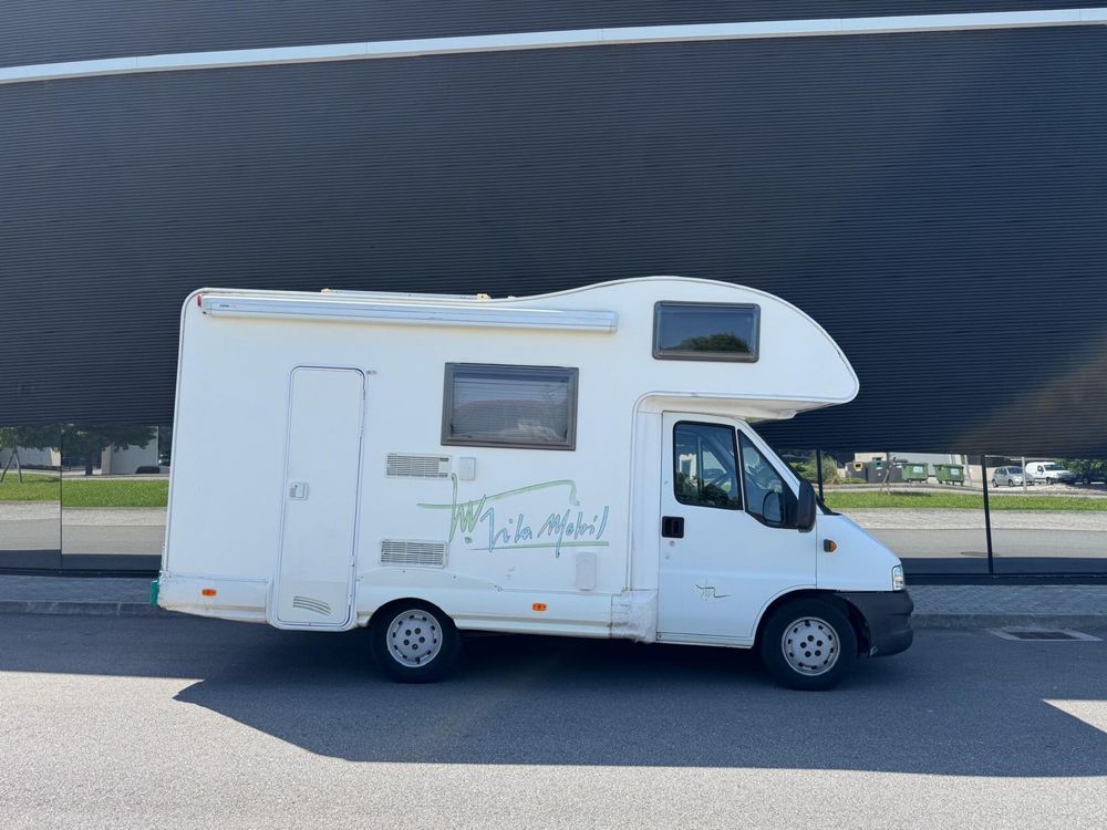 Autocaravana Capucino VilaMobil com Ar condicionado