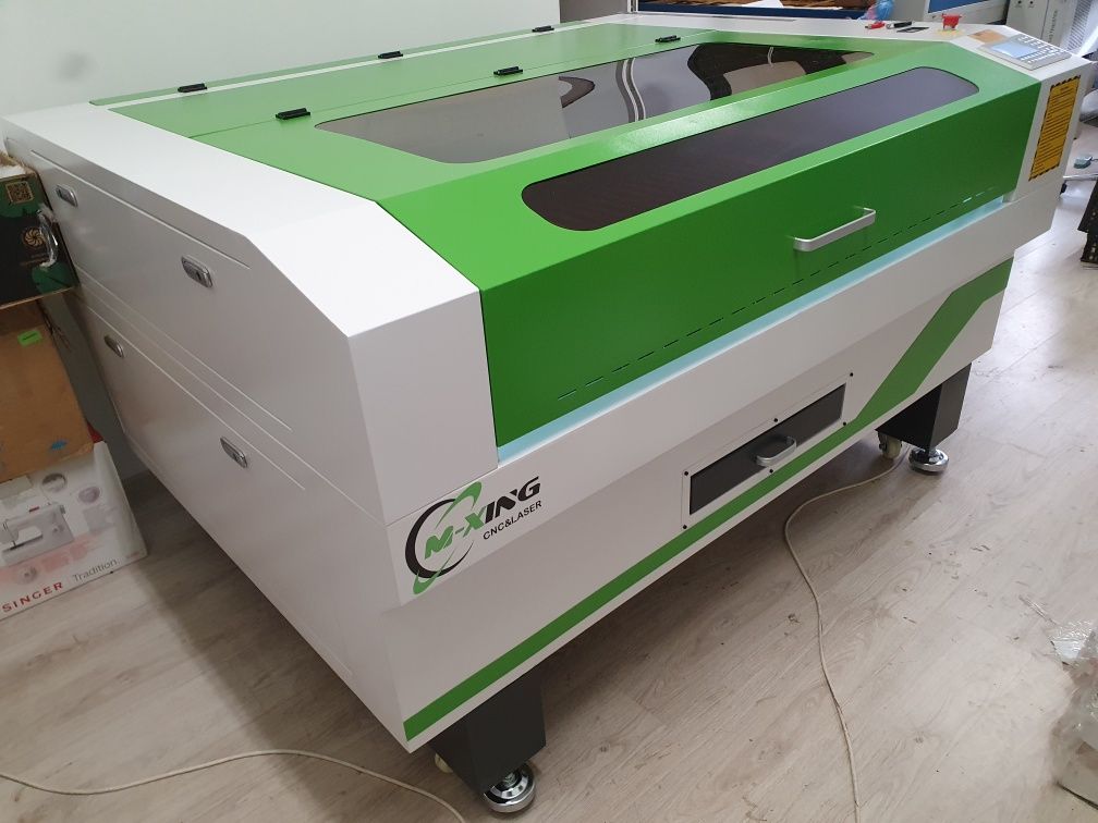 Laser co2 ploter 1390  130 x 90cm. 130w-150w reci w6