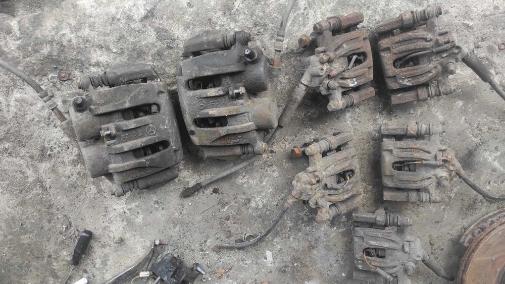 Супорт передній задній на Віто 639 Віано