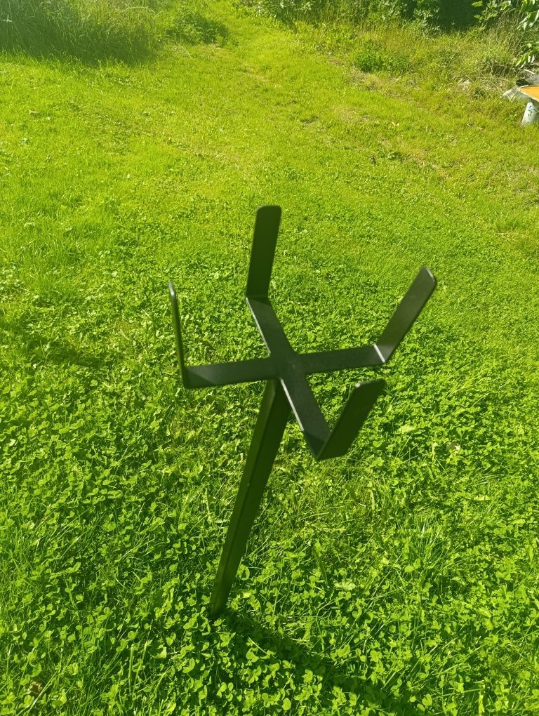 Kwietnik stojący metalowy