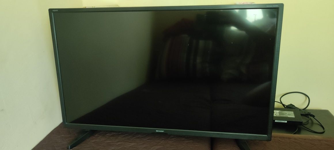 Telewizor Sharp 32`cale subwoofer Trust