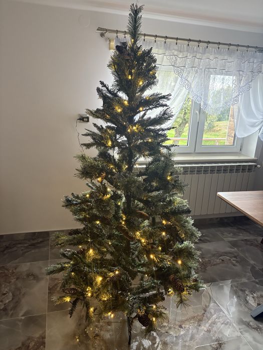 Nowa Choinka ze światełkami 180cm