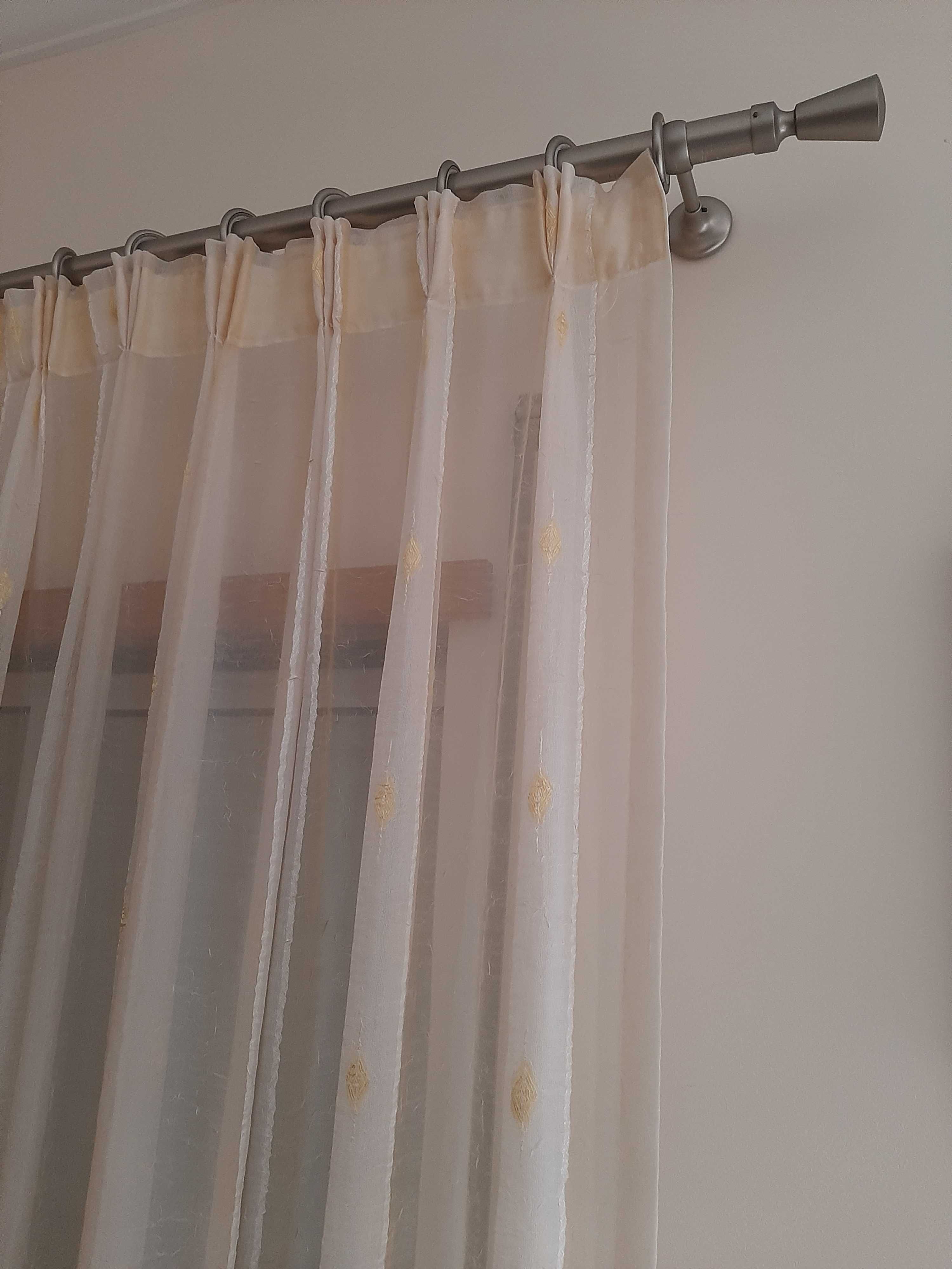 Cortinado feito por medida