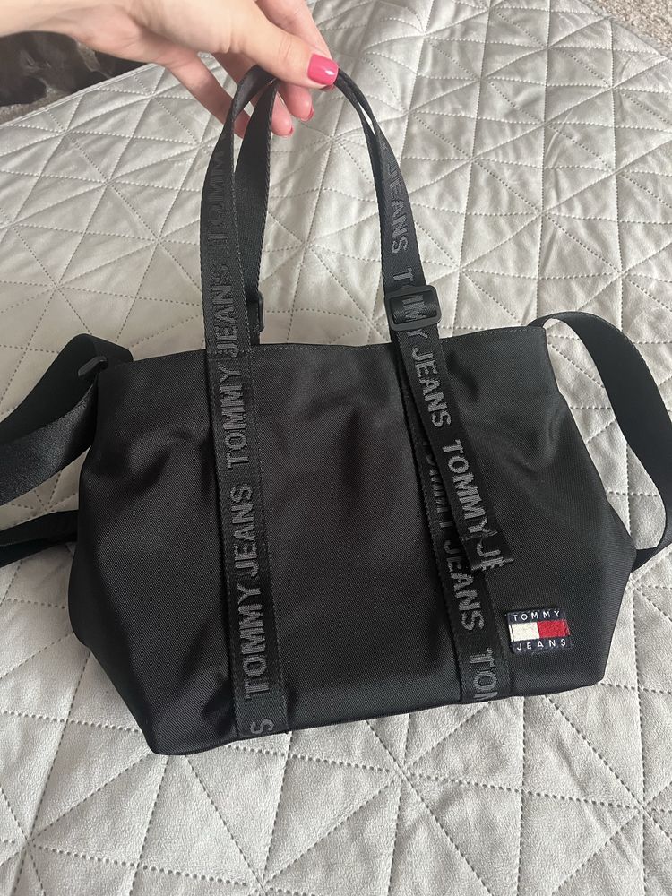 Продам сумку Tommy Jeans